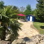 Les Acacias Homestay
