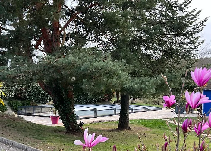 Les Acacias Ubytování v soukromí La Milesse